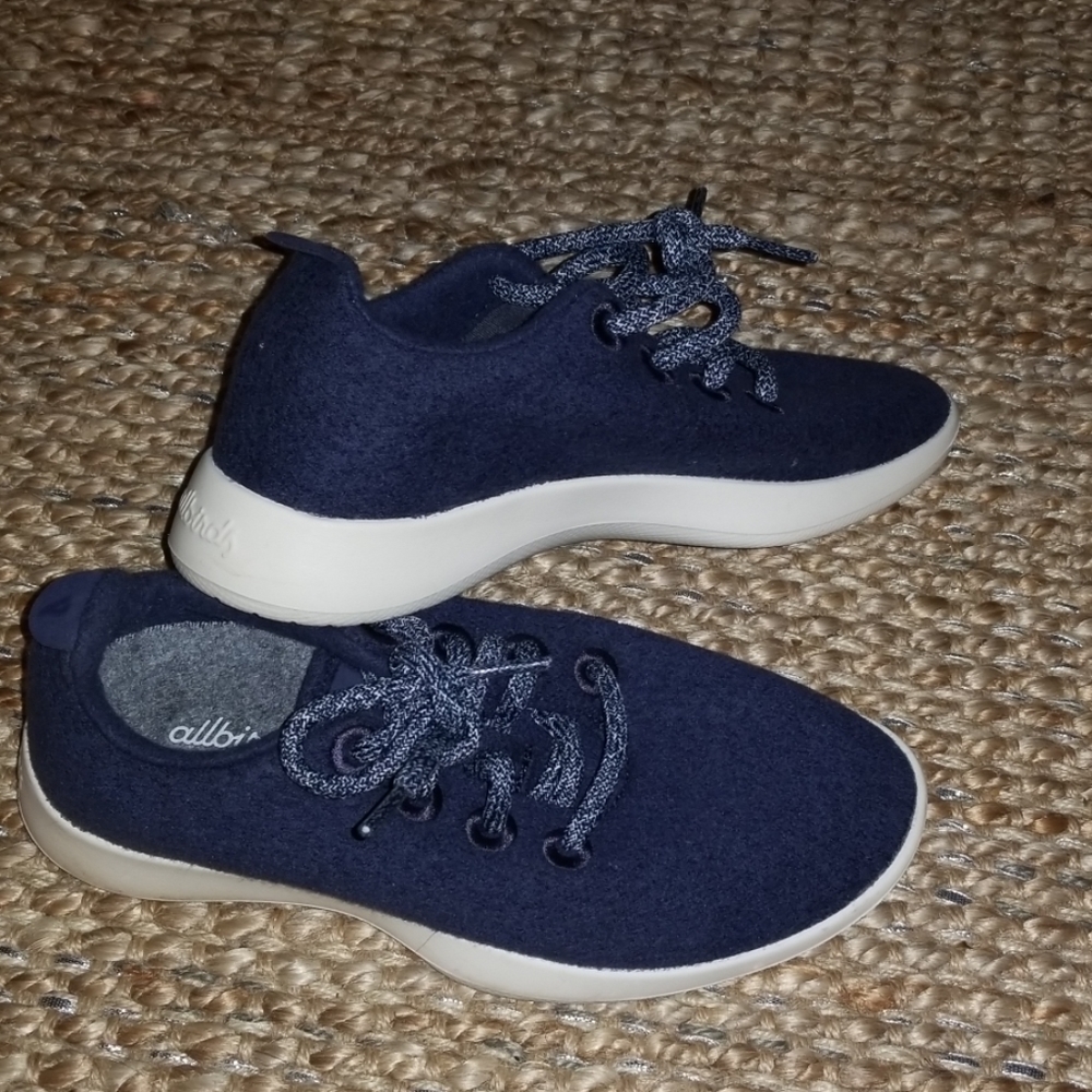 Allbirds Wool Runners women's size 5 Navy Blue